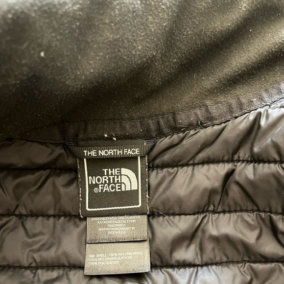 The North Face Women's Quilted Black Vest - Picture 7 of 8